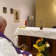 Papa Francisco concelebrou a missa na capela do hospital